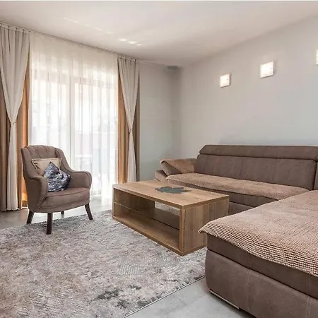 فيلة Modern Ajlin With Pool, Table Tennis, Bbq
